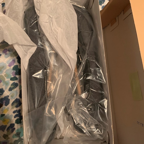 NWT Michael Kors grey charcoal flannel flats size 9.5 - Picture 2 of 5